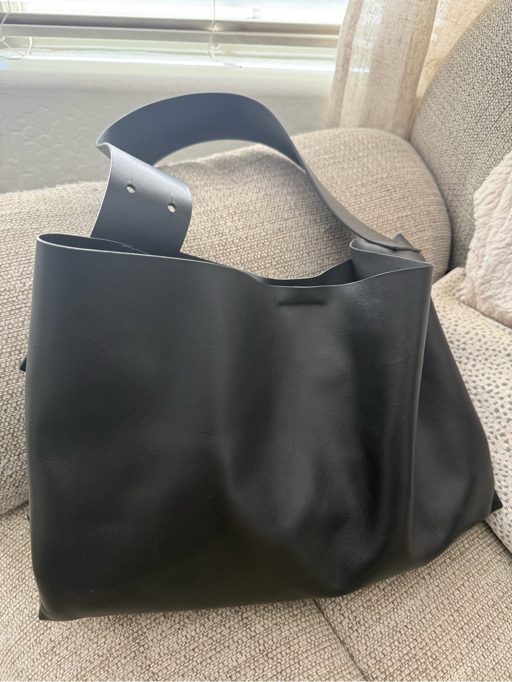 COS Black Leather Tote with interior drawstring pouch - Picture 4 of 10